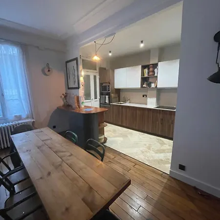 Parisian Flat By Panthéon Parigi